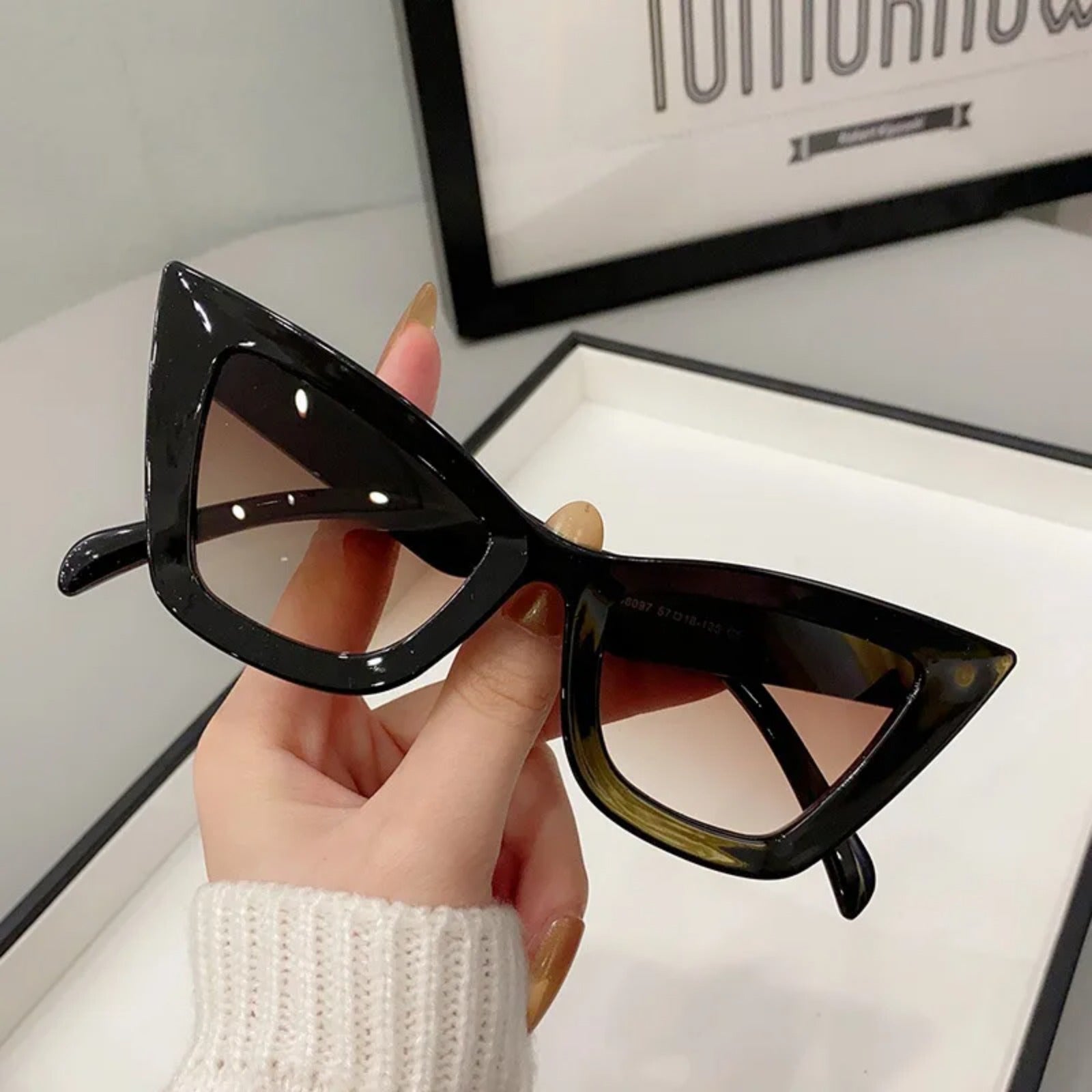 Oversized Cat Eye Sunglasses | Bold Retro Women’s Shades – CINILY UK - Black Coffee