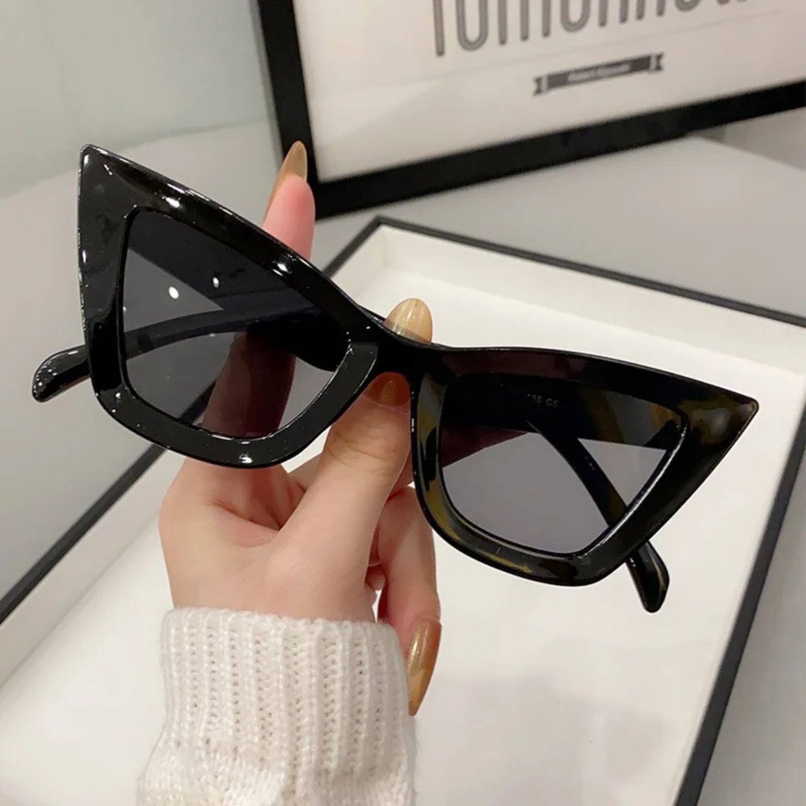 Oversized Cat Eye Sunglasses | Bold Retro Women’s Shades – CINILY UK - Black
