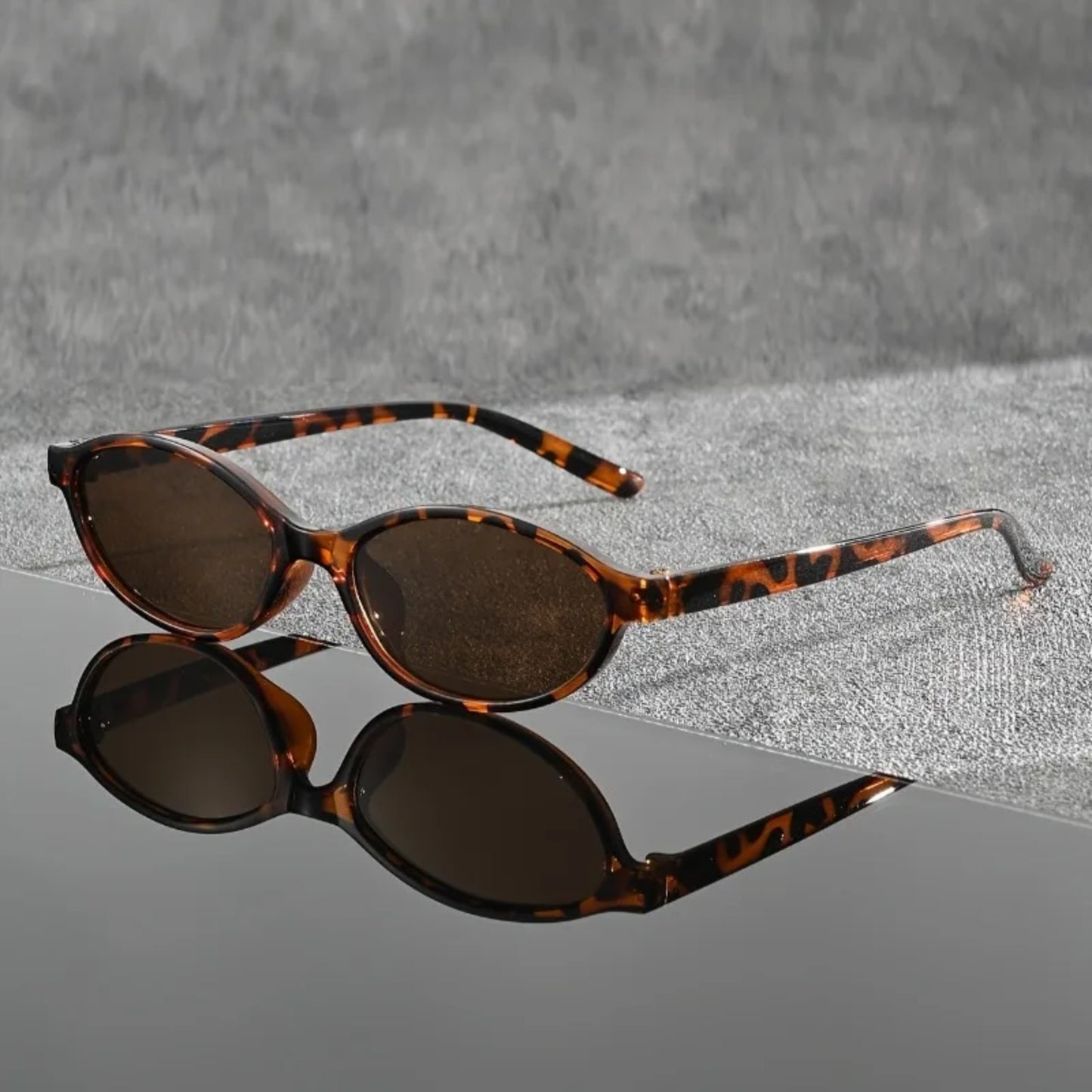 Plastic Oval UV400 Sunglasses