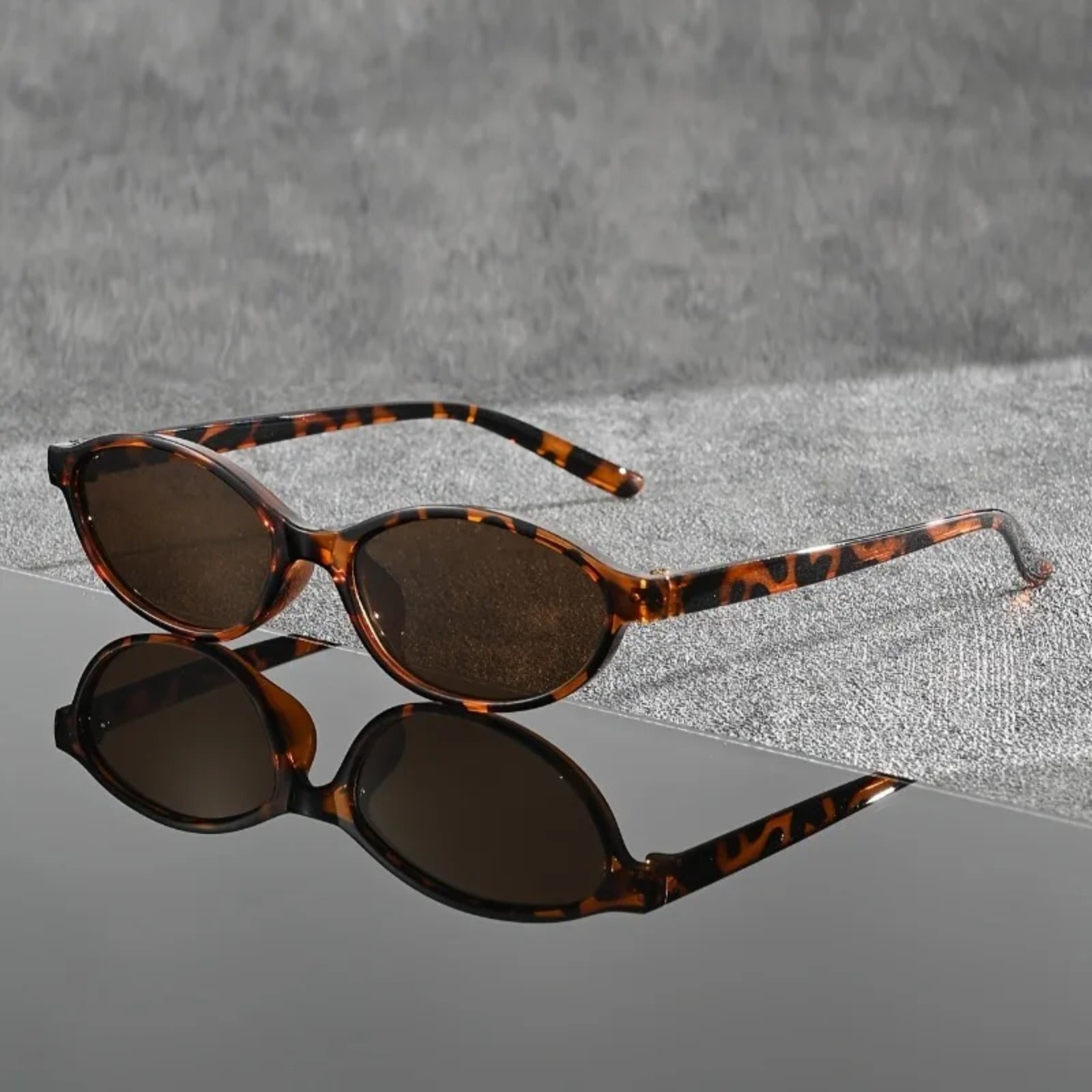 Oval UV400 Sunglasses | Retro Black Fashion Shades – CINILY UK - Tortoise
