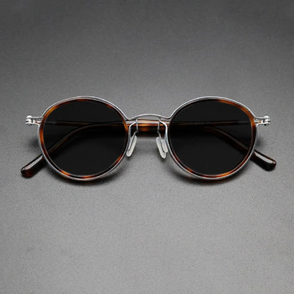 Vintage Round Polarised Sunglasses UV400 with Titanium Detail lens detail
