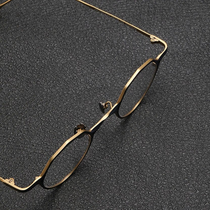 Titanium Small-Fit Round Prescription Eyeglasses | Ultra-Light Retro Rx Glasses – CINILY UK lens detail