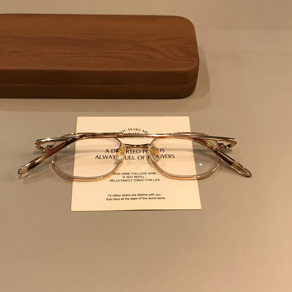 Rounded Rectangular Wire-Style Eyeglass Frames, Gold Tone frame detail