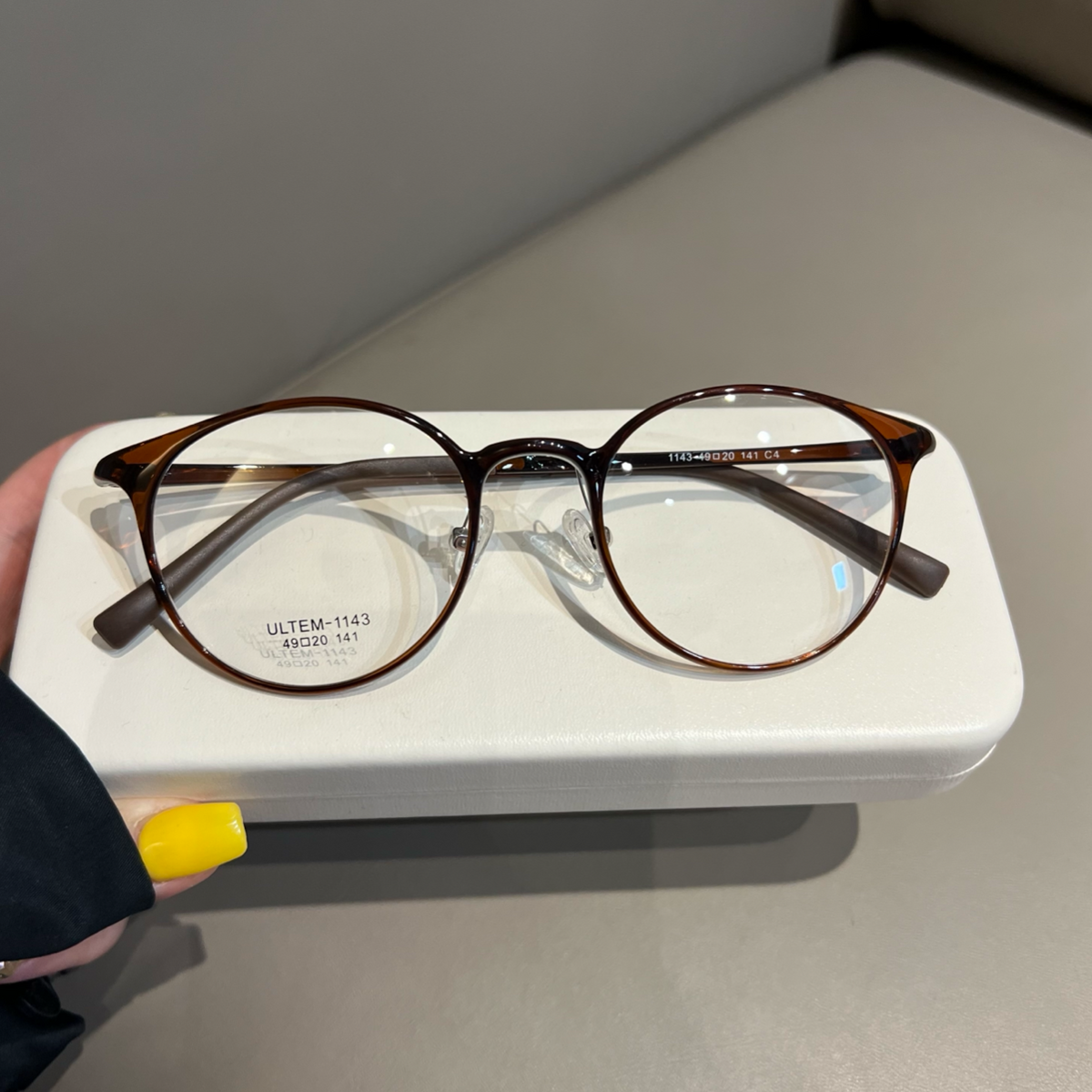 Compact Round Eyeglass Frames with Thin Rims, Chestnut Brown or Black - Chestnut Brown