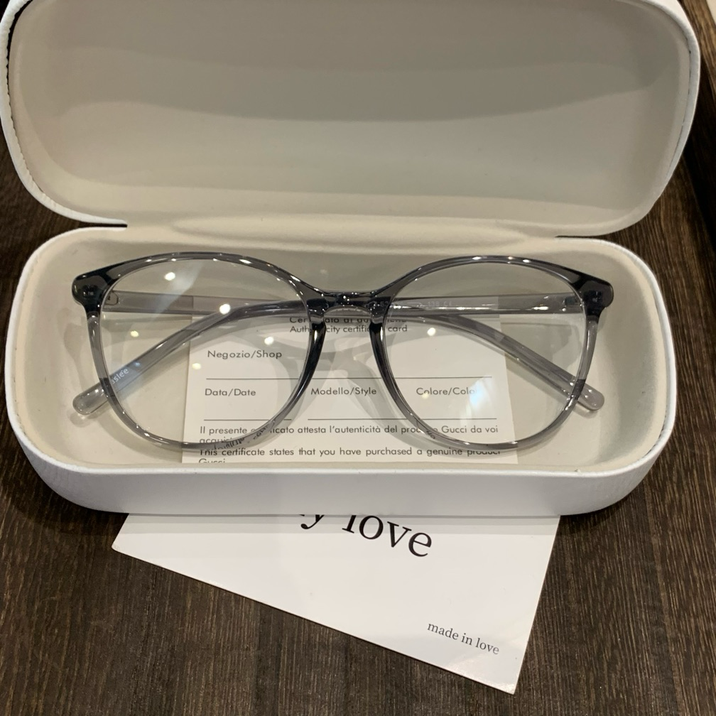 Rounded Square Eyeglass Frames with Slim Temples and Corner Accents, Five Colors