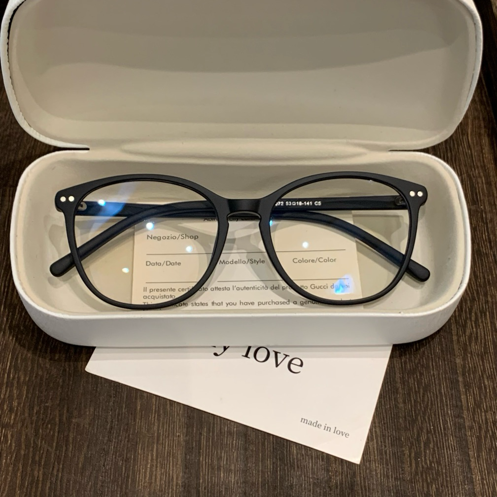 Rounded Square Eyeglass Frames with Slim Temples and Corner Accents, F - Matte Black