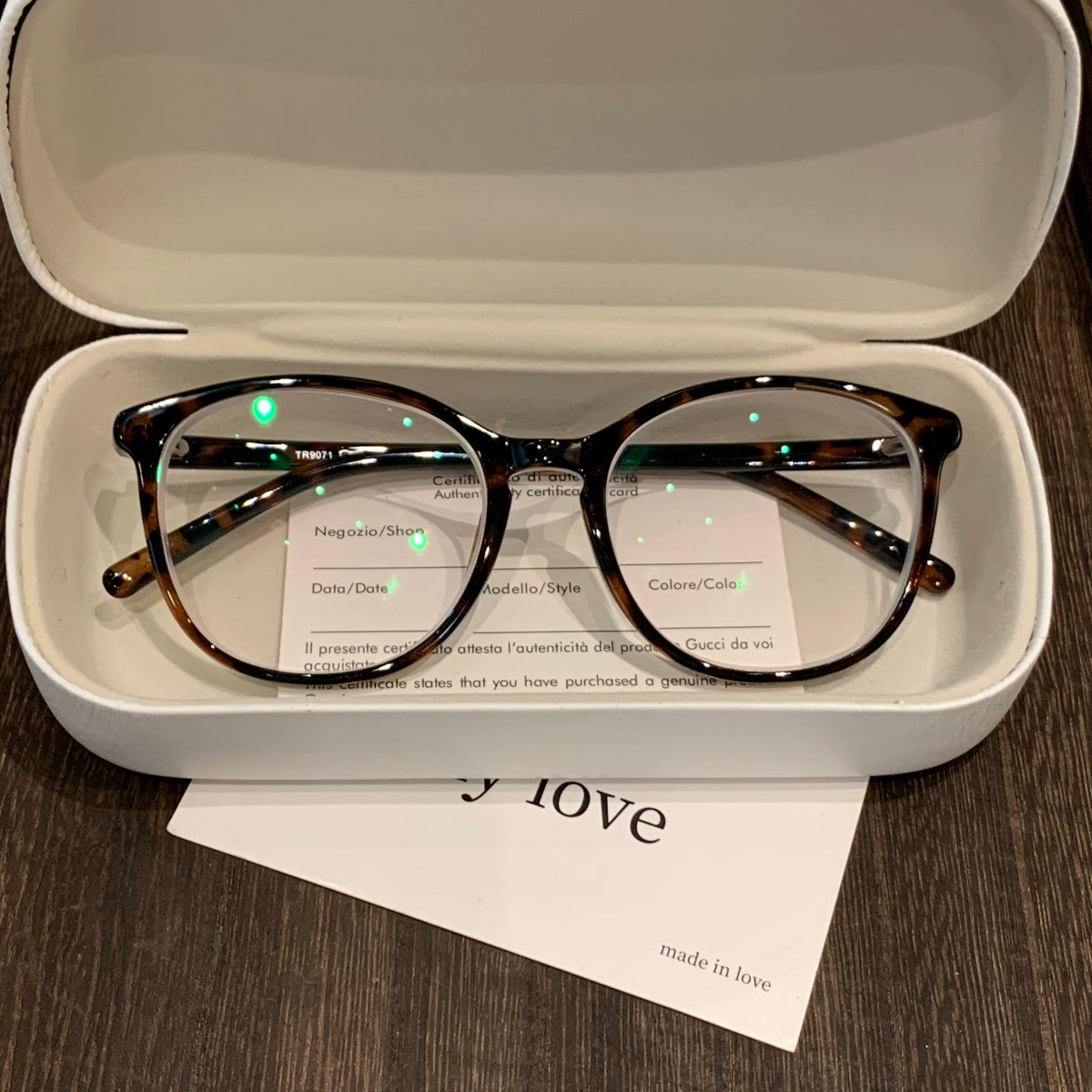 Rounded Square Eyeglass Frames with Slim Temples and Corner Accents, F frame detail